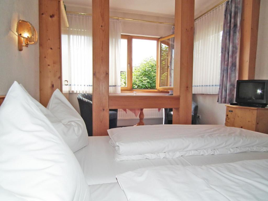 Gasthaus & Hotel Zur Linde Friedrichroda Pokój zdjęcie